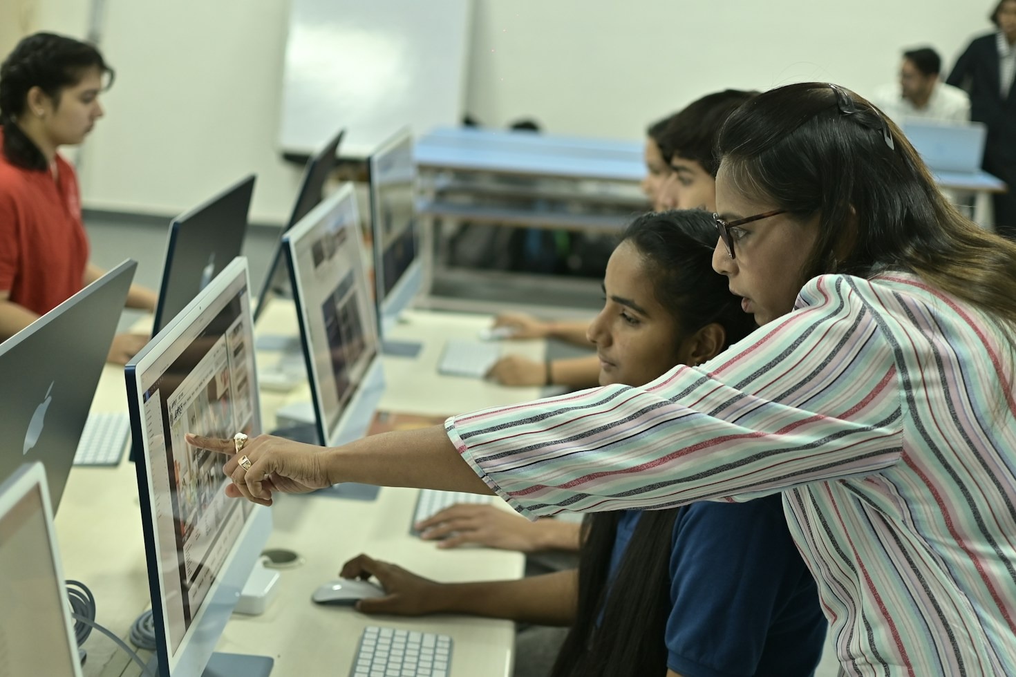 Dicas de Segurança Online para Crianças e Jovens Estudantes